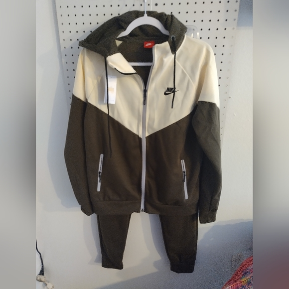 Nike Other - Nike Sweatsuit